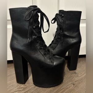 NWOB Dolls Kill / Current Mood Misfit Mentality Platform Booties
